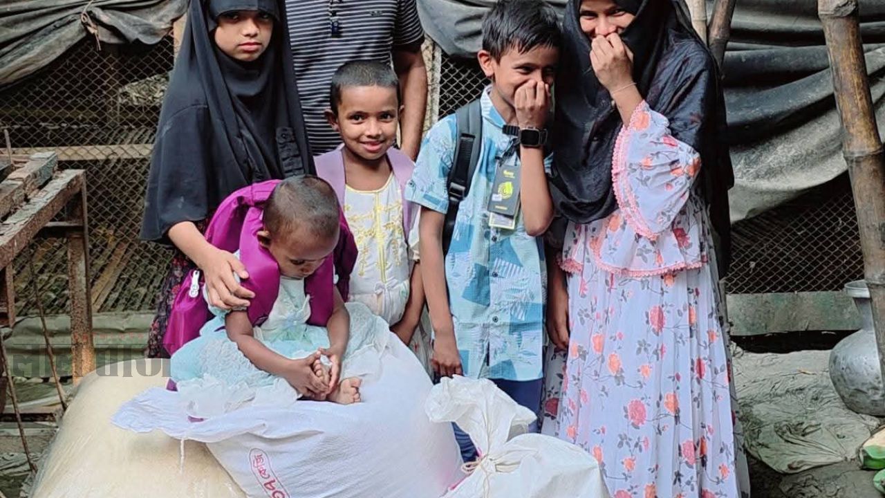 গ'রু সহ ২ ল'ক্ষ ৫৩ হাজার টা'কা'র উপহার পেলো  পাঁচ ভাইবোন। এক বছরের পেলো জন্য ৩৬ হাজার টা'কা