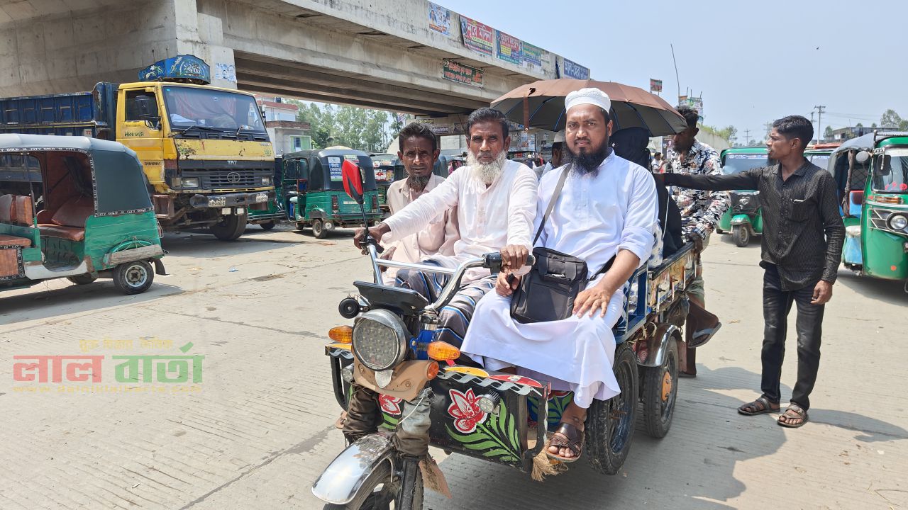 সিরাজগঞ্জে ঈদুল আযহায় ভাড়া নৈরাজ্যে:ভোগান্তিতে যাত্রী, নির্বিকার প্রশাসন
