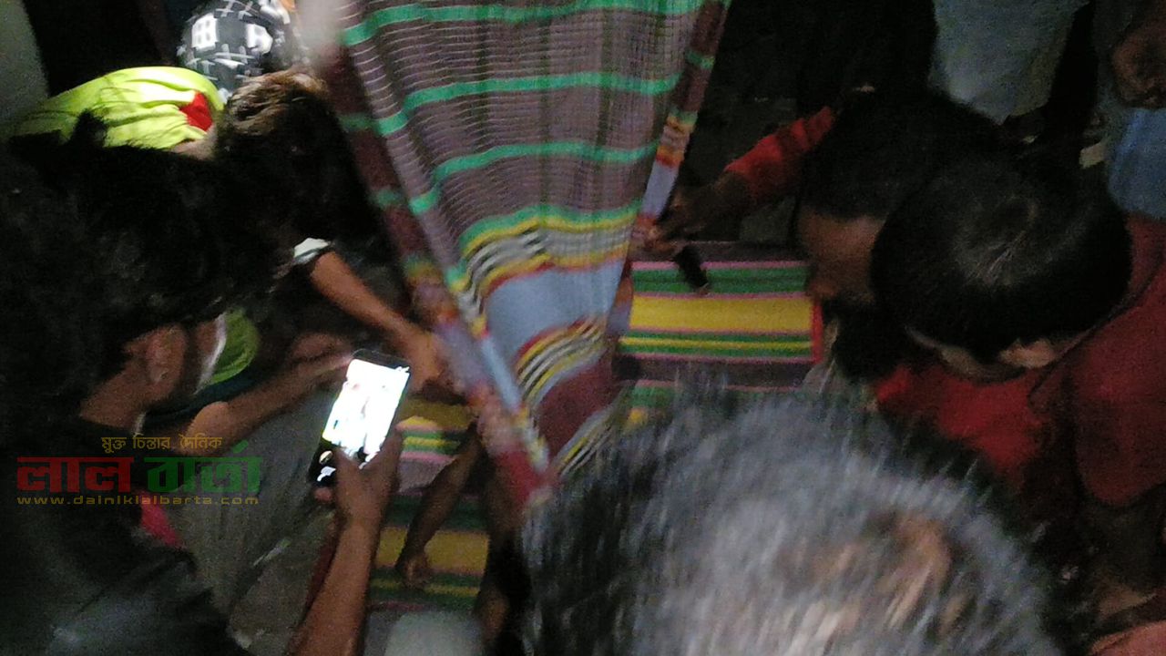রায়গঞ্জে সাপের কামড়ে ৩ বছরের শিশুর মৃত্যু