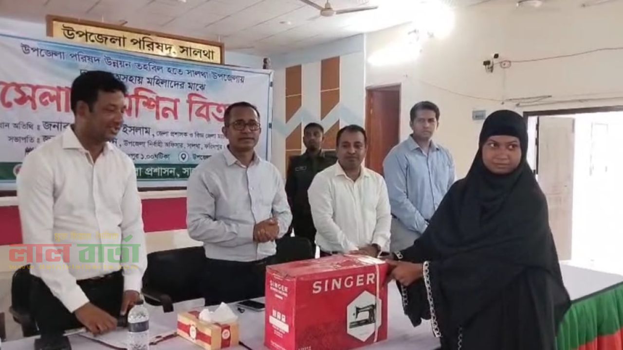 সালথায় খাল পুনঃখনন প্রকল্প পরিদর্শন জেলা প্রশাসকের: কাজের মানে সন্তোষ