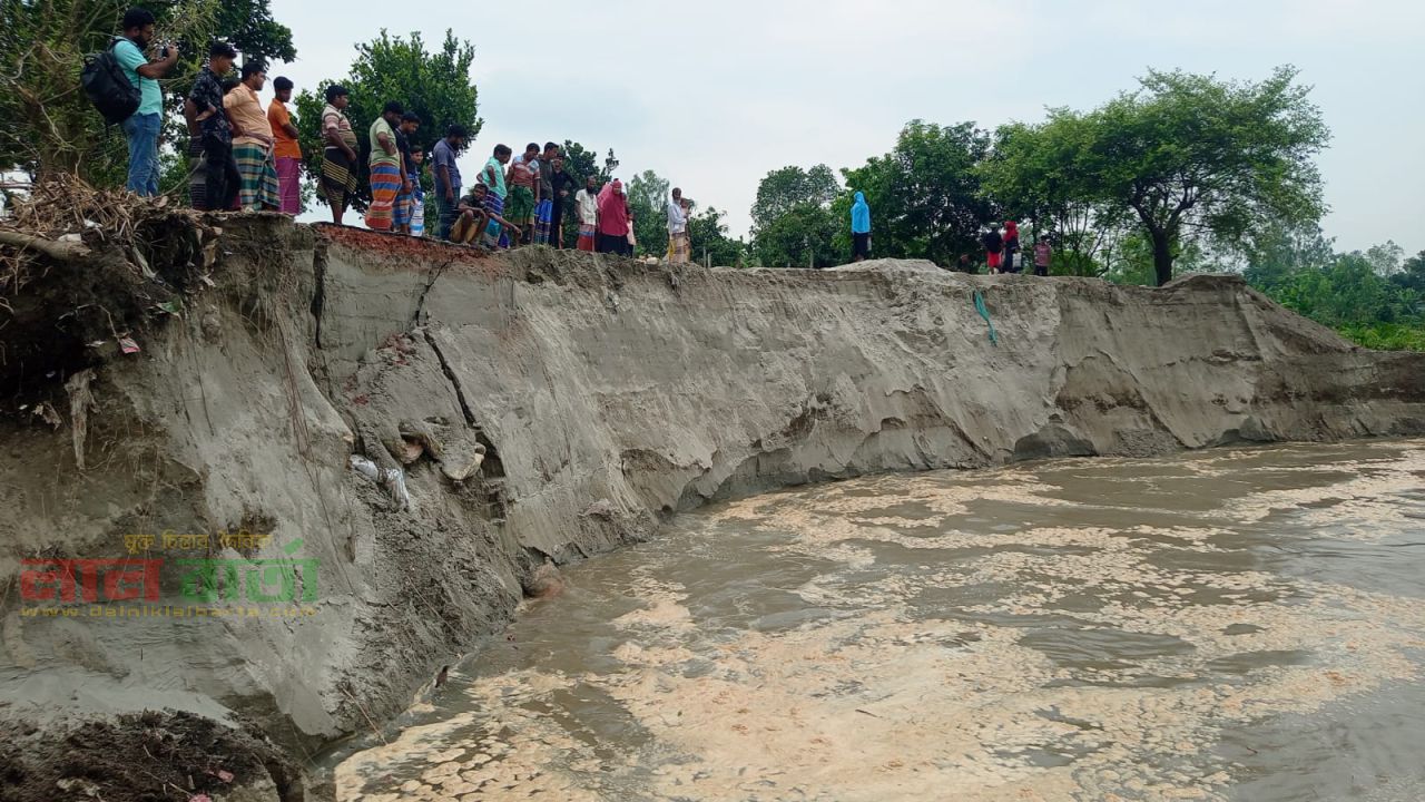 হারিয়ে যাচ্ছে কাজিপুরের চরগিরিশ গ্রাম: নির্ঘুম রাত কাটে যমুনা পাড়ের মানুষের