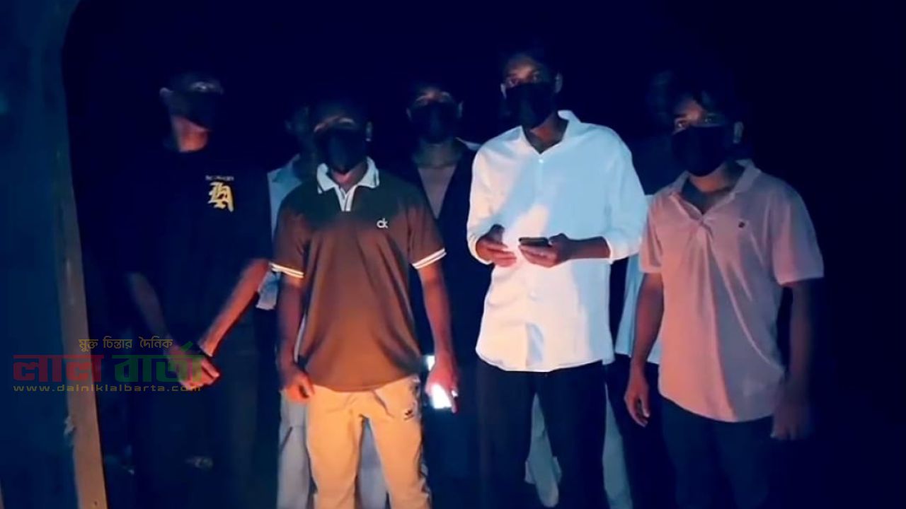 ফরিদপুরে গোপনে আওয়ামী লীগের প্রতিষ্ঠাবার্ষিকী পালন করল ছাত্রলীগ
