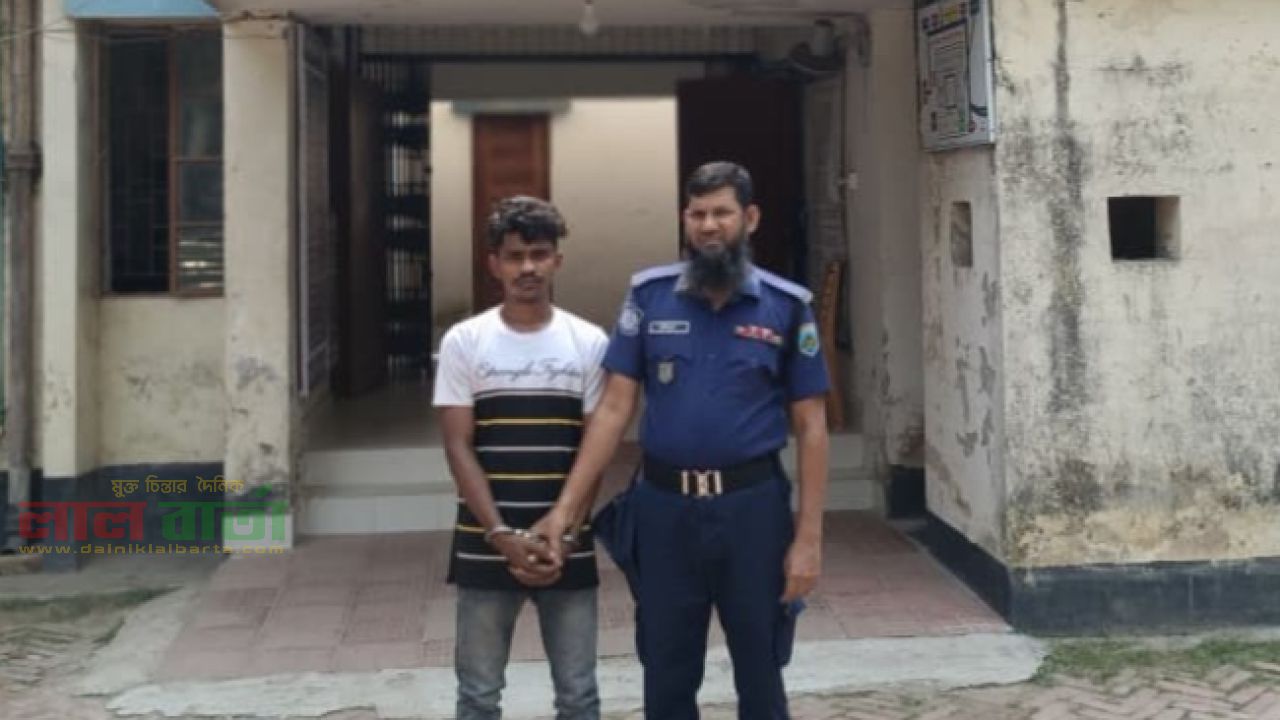 রায়গঞ্জে  জাল টাকার নোটসহ যুবক আটক