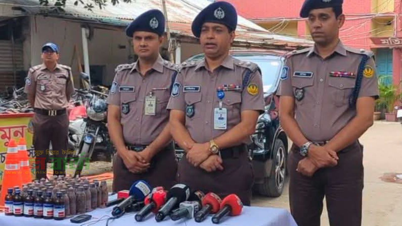 রাজশাহীতে মাদকবিরোধী অভিযান:  তিন মাদক কারবারি গ্রেফতার 