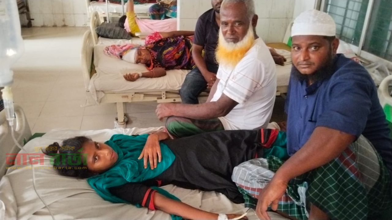 দুর্গন্ধযুক্ত পাউরুটি: বেলকুচিতে ৮ শিক্ষার্থী হাসপাতালে ভর্তি