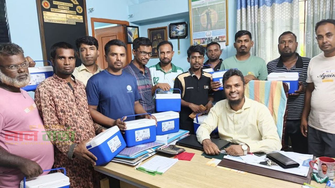 কাজিপুরে ক্ষুরারোগ টিকাদান কর্মসূচির ভলান্টিয়ার ভ্যাক্সিনেটরদের প্রস্তুতিমূলক সভা 