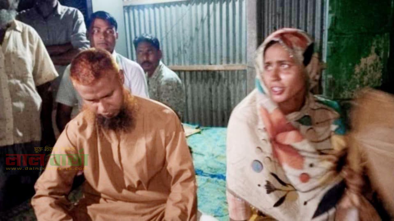 রায়গঞ্জে গৃহবধূর ঘরে ইমাম আটক: এলাকায় চাঞ্চল্য