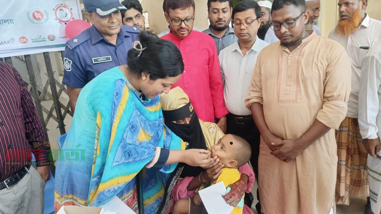 তাড়াশে জাতীয় ভিটামিন ‘এ’ প্লাস ক্যাম্পেইনের উদ্বোধন