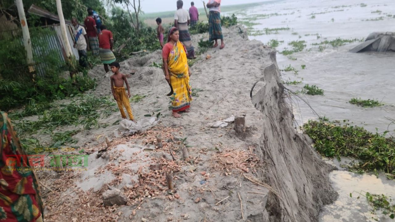 সুন্দরগঞ্জে নদীগর্ভে বিলীন ৫ শতাধিক বসতভিটা: হুমকিতে বিস্তীর্ণ জনপদ
