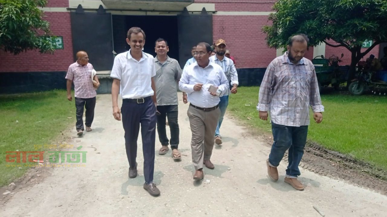 কাজিপুর খাদ্য গুদাম পরিদর্শন করলেন ইউএনও