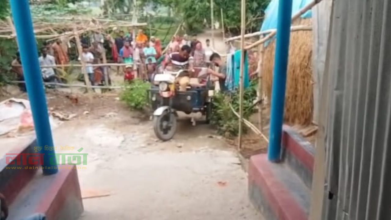 দুই অটোমিশু গাড়ি আটকের অভিযোগ, বিপাকে দুই পরিবার