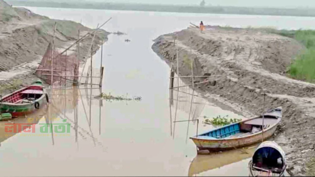 চরভদ্রাসনে খাল খননে মজুরি আত্মসাতের চেষ্টায় উত্তেজনা : ইউএনও’র হস্তক্ষেপে পরিস্থিতি শান্ত