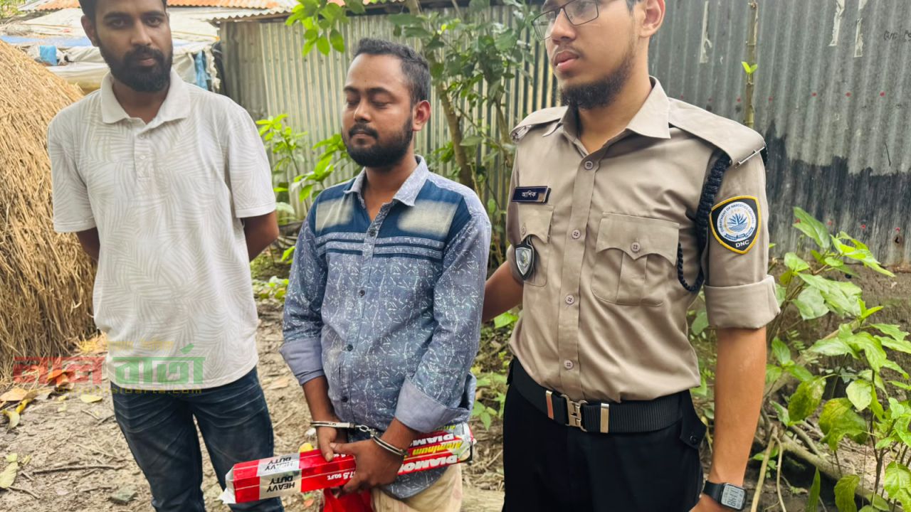 তাড়াশে ১০ পিস ইয়াবাসহ মাদক কারবারি আটক