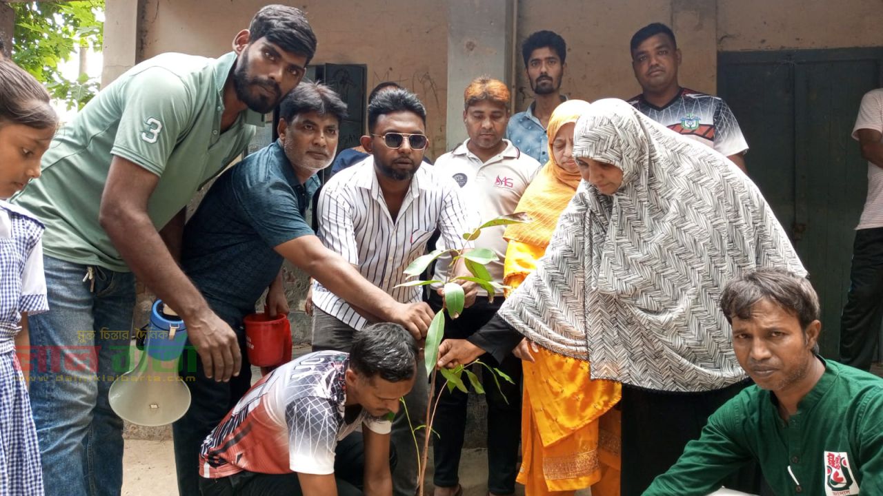 রাজশাহীতে যুবদলের উদ্যোগে বৃক্ষ রোপণ 