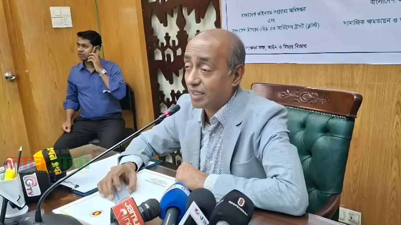 শেখ হাসিনা ফিরলে আইন অনুযায়ী ব্যবস্থা: আইনমন্ত্রী