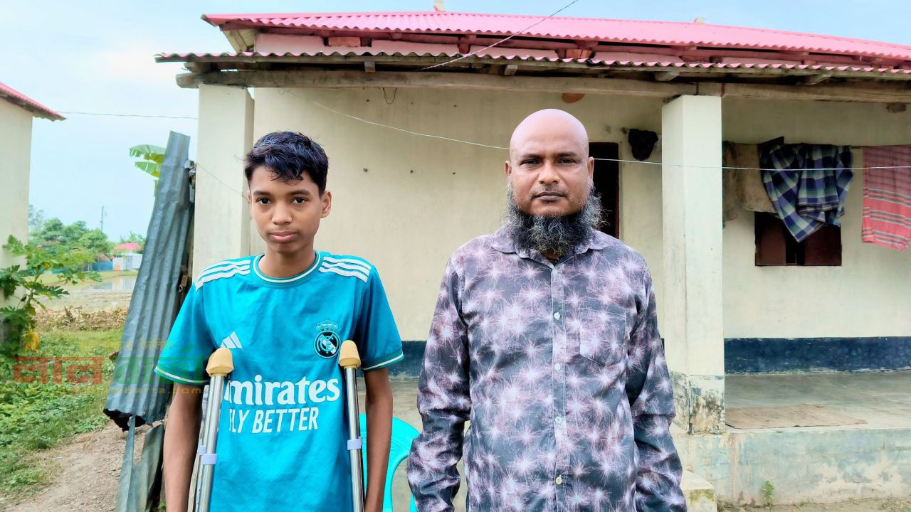 তাড়াশে প্যারালাইসিসে আক্রান্ত হয়ে এক পা হারানো সোহানের চিকিৎসায় সহযোগিতার আকুতি