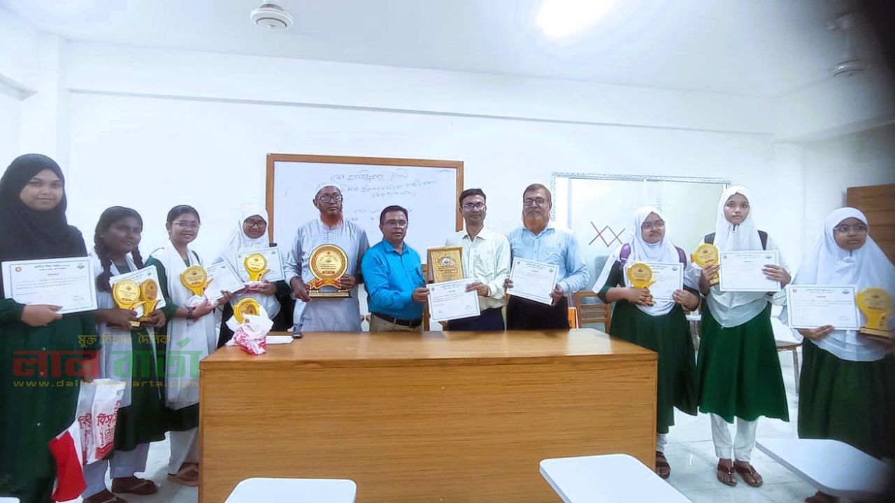 রায়গঞ্জে আবারও শ্রেষ্ঠ  প্রতিষ্ঠান ধানঘরা উচ্চ বিদ্যালয়