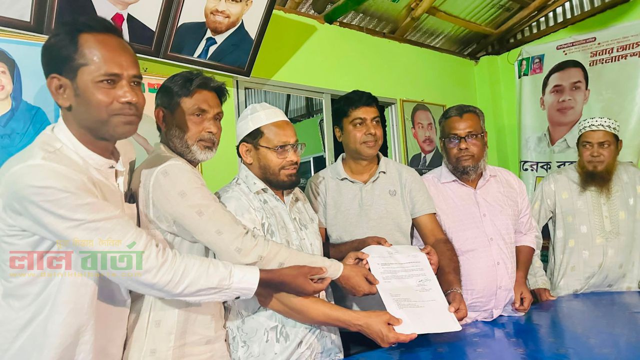 রায়গঞ্জ উপজেলা সদর ধানগড়া মহিলা ডিগ্রি কলেজ সরকারিকরণের প্রধানমন্ত্রীর সম্মতিপত্র হস্তান্তর করলেন এমপি ভিপি আয়নুল হক