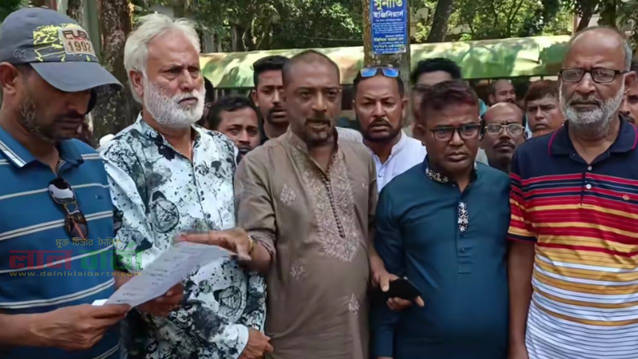 ফ্যামিলি কার্ডের শুমারির জনবল নিয়োগে অনিয়ম:  তাড়াশে বিক্ষোভ মিছিল প্রতিবাদ সমাবেশ