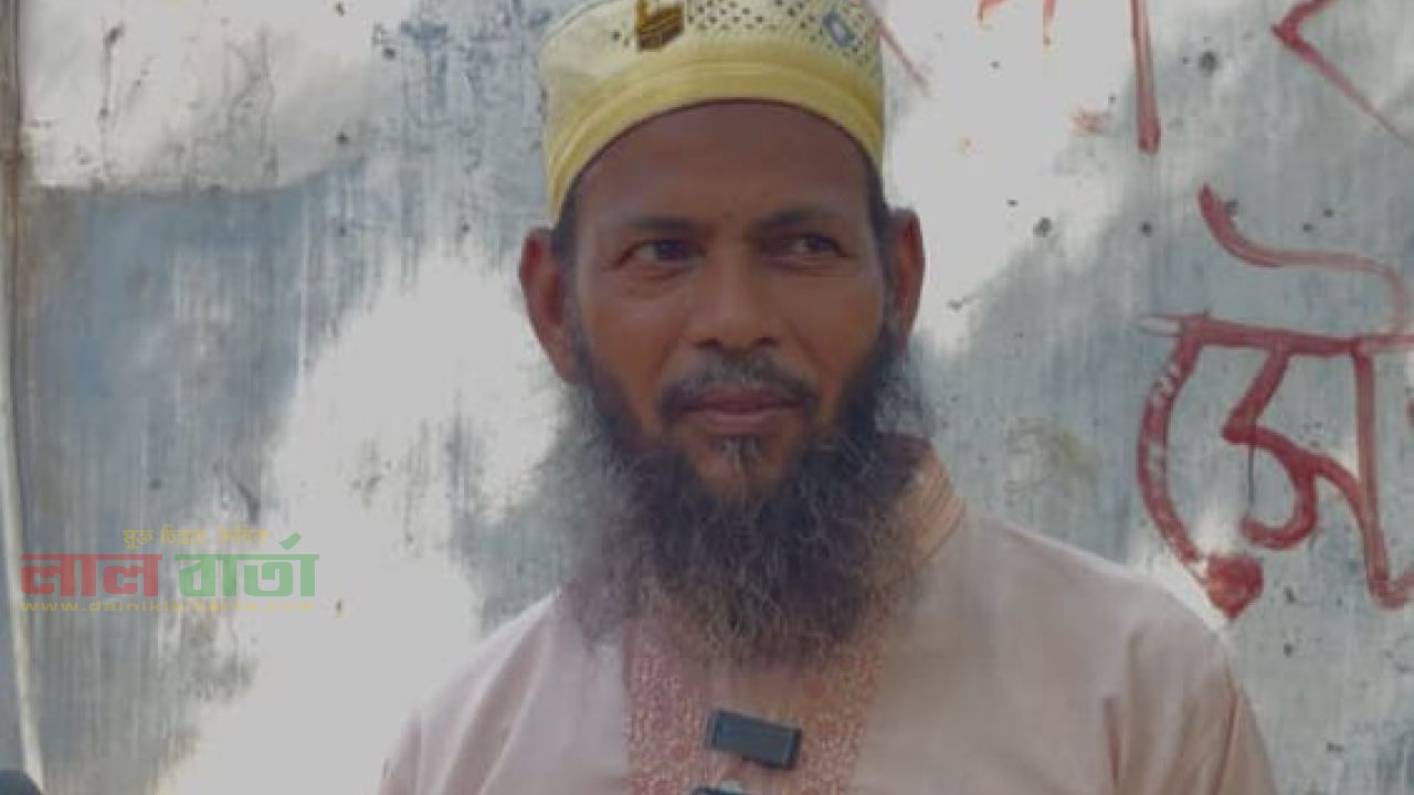 ৩৬ বছর পর বই খাতায় ফেরা, ৫৪ বছরে এসএসি পাস আকবরের 