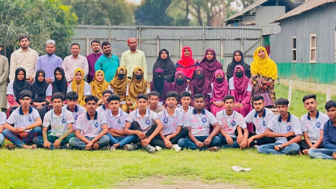 এসএসসির ফলাফলে হলি চাইল্ড স্কুলের শিক্ষার্থী-অভিভাবকদের উচ্ছাস 