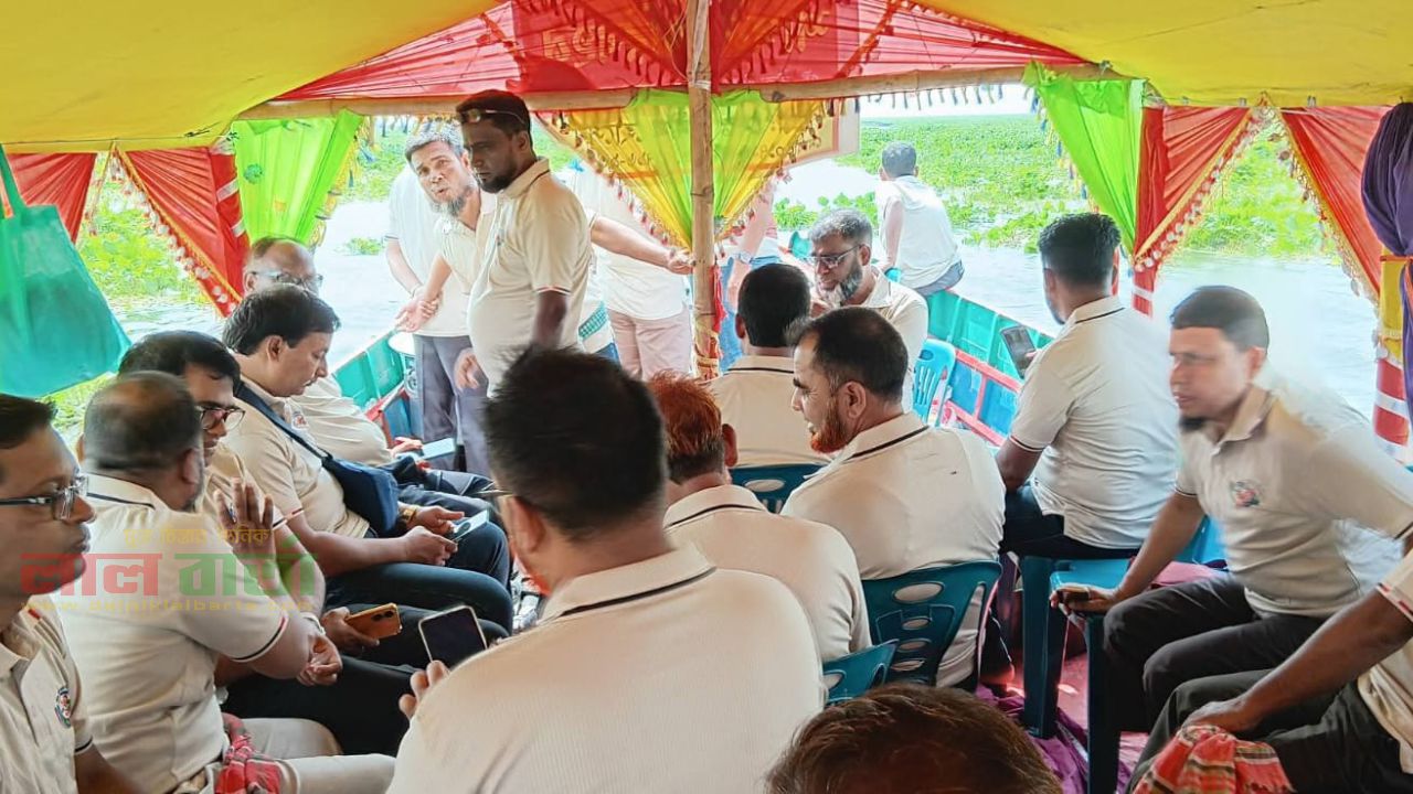 সিংড়ার 'এসএসসি ৯৩' ব্যাচের  চলনবিল নৌকা ভ্রমণ অনুষ্ঠিত 