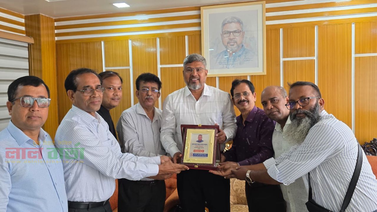 স্থায়ী মন্দির নির্মাণে জমি বরাদ্দ চেয়ে আরডিএ চেয়ারম্যানের কাছে আবেদন