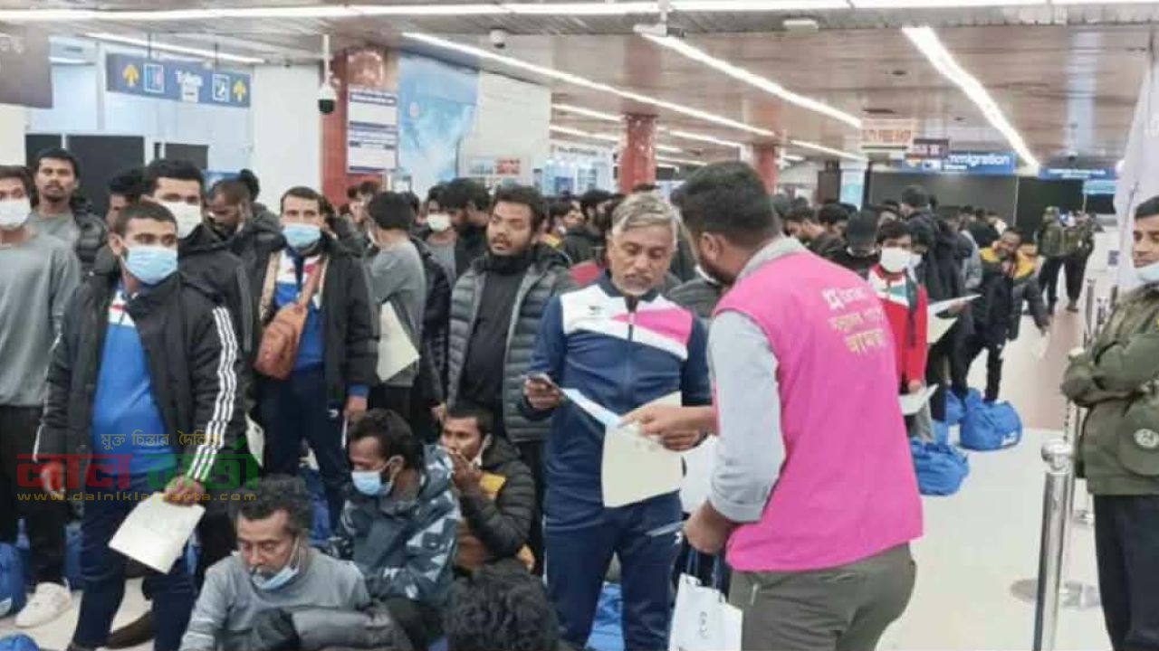 লিবিয়া থেকে দেশে ফিরলেন আরও ১৭৪ বাংলাদেশি