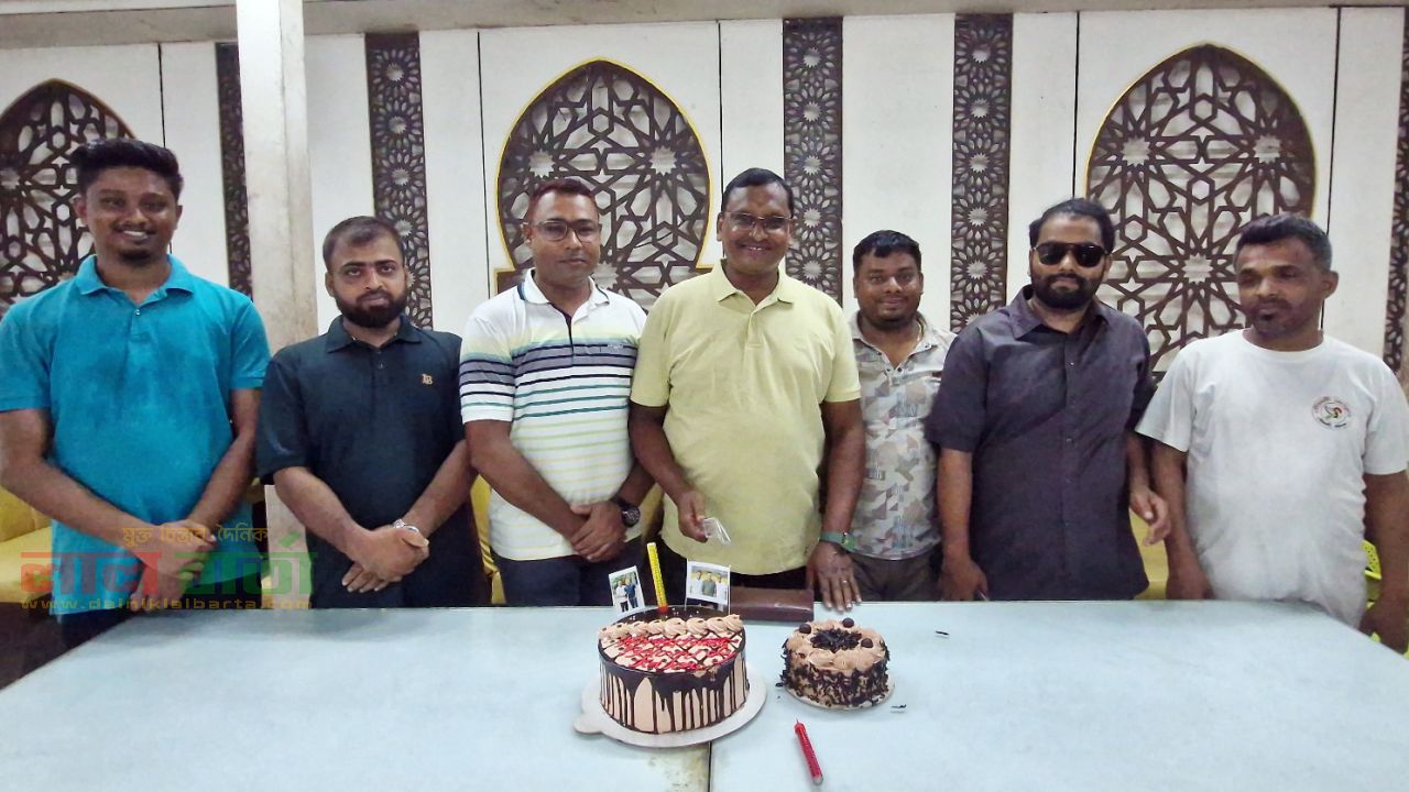 গৌরনদীতে ভালোবাসায় সিক্ত হলেন জৈষ্ঠ সাংবাদিক গিয়াস উদ্দিন মিয়া