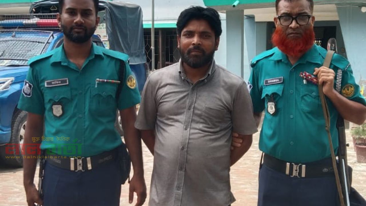 রাজশাহীতে সিকিউরিটি গার্ডকে মারধর ও ছুরি ধরে হত্যার হুমকি 