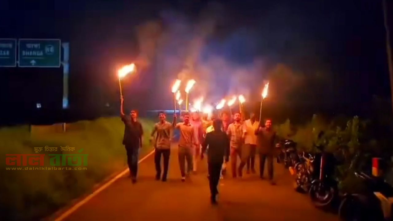 ফরিদপুরে নিষিদ্ধ ছাত্রলীগের গভীর রাতের মশাল মিছিল, ভিডিও ভাইরাল