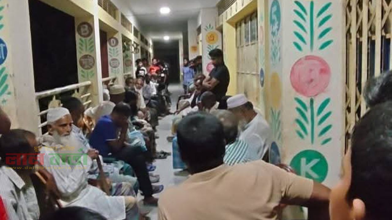 শালিসে বহিরাগত আনার অভিযোগ :পরিবারকে ‘সমাজচ্যুত’, মসজিদে প্রবেশেও নিষেধাজ্ঞা