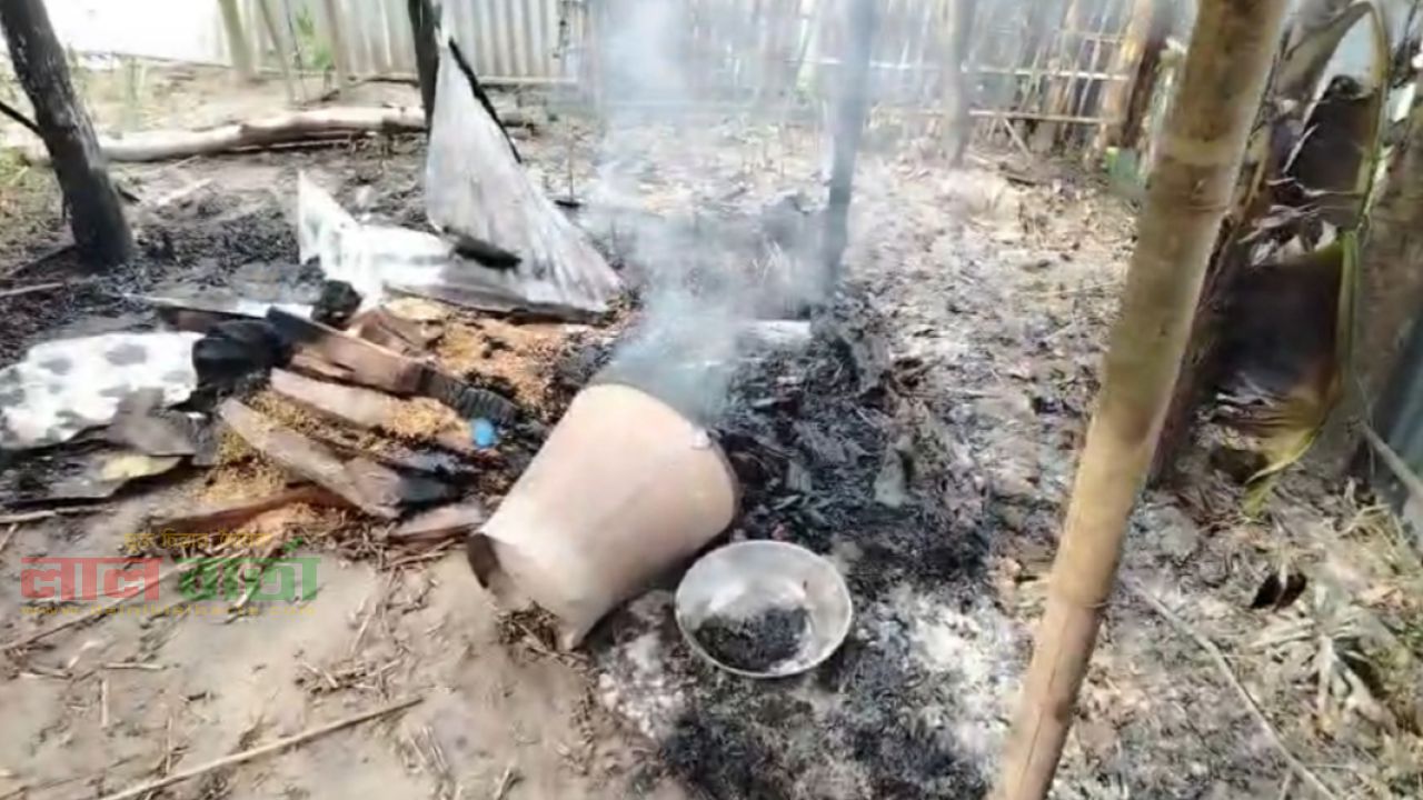 নিজের ঘরে আগুন দিয়ে চাচাতো ভাইসহ ১২ জনের বিরুদ্ধে মামলা