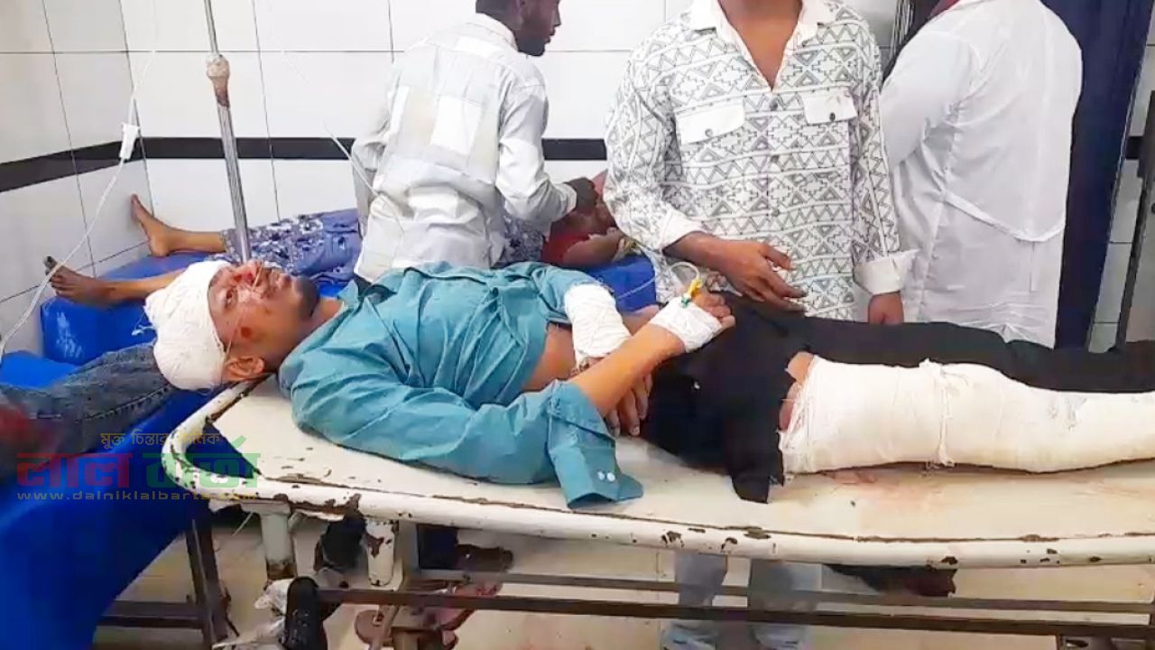 ভাঙ্গায়  সংঘর্ষ: ফ্লাইওভারের নিচে প্রাণ গেল দুই তরুণের