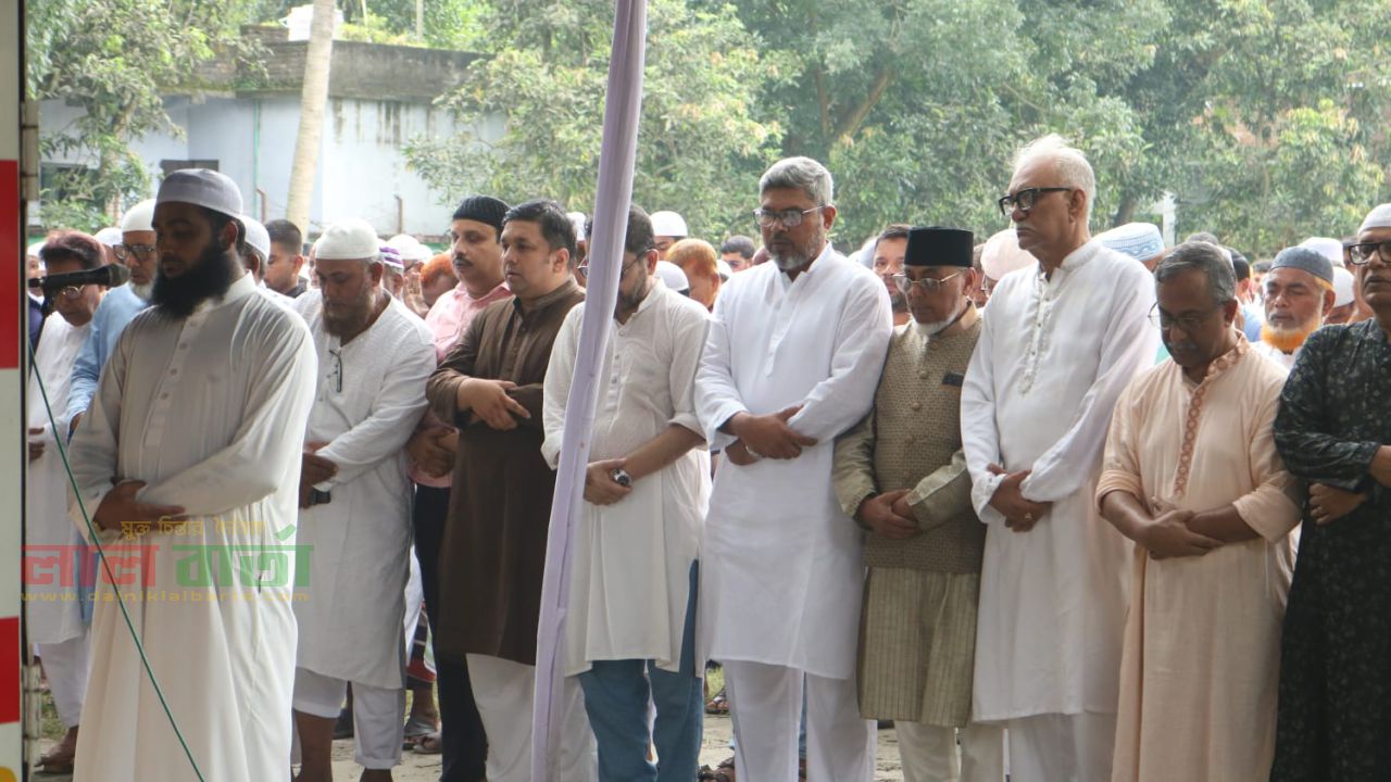 সাবেক আইজিপি ড. এম. এনামুল হকের জানাজায় আরডিএ চেয়ারম্যান সুইট