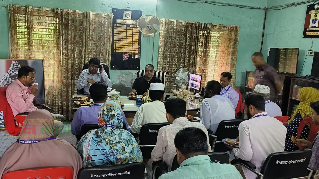 ধুলিহর ব্রহ্মরাজপুর সম্মিলিত মাধ্যমিক বিদ্যালয় পরিদর্শনে ইউএনও