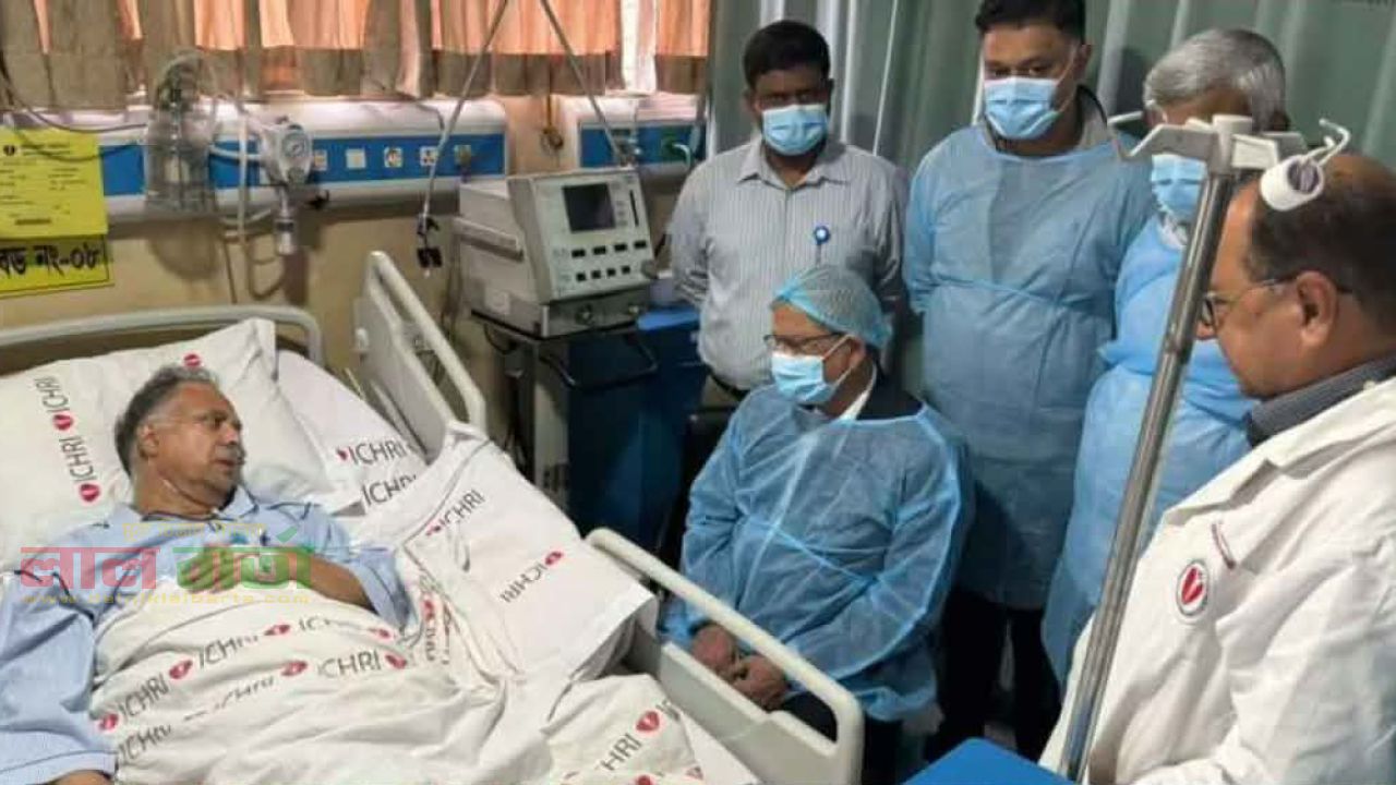 বিদ্যুৎমন্ত্রীকে দেখতে হাসপাতালে রাষ্ট্রপতি