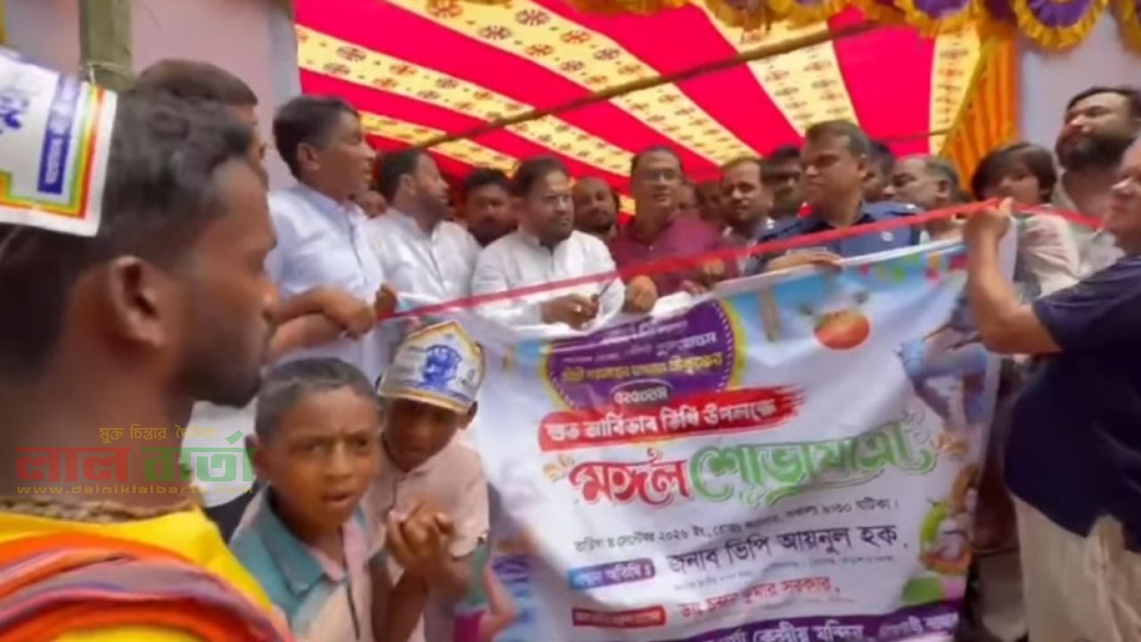 জন্মাষ্টমীতে রায়গঞ্জের নিমগাছীতে বর্ণাঢ্য শোভাযাত্রা 