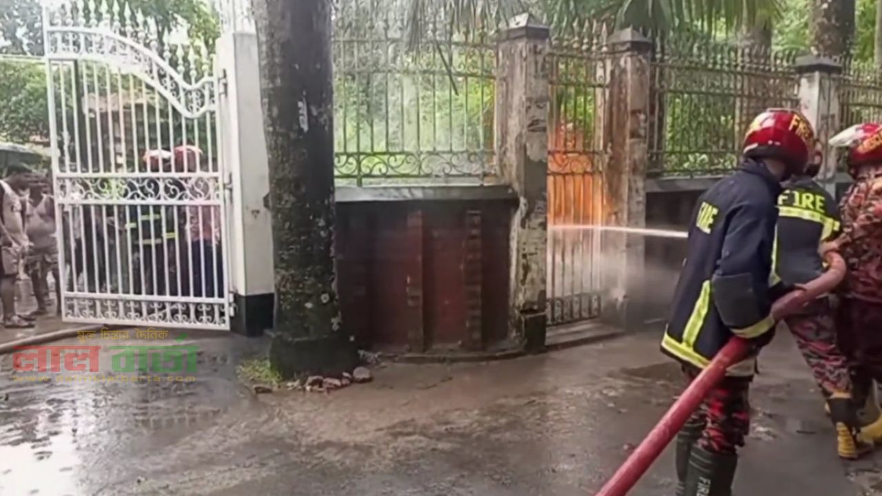 বজ্রপাতে মন্ত্রী ইকবাল হাসান মাহমুদ টুকুর বাসভবনের গ্যাস রাইজারে আগুন 