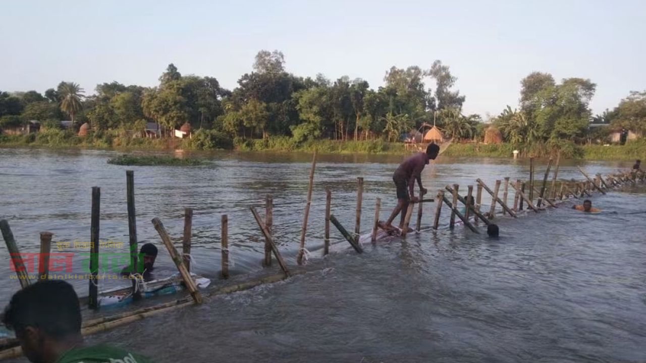 সিংড়ায় ৩টি বাঁশের সৌঁতিজাল অপসারণ