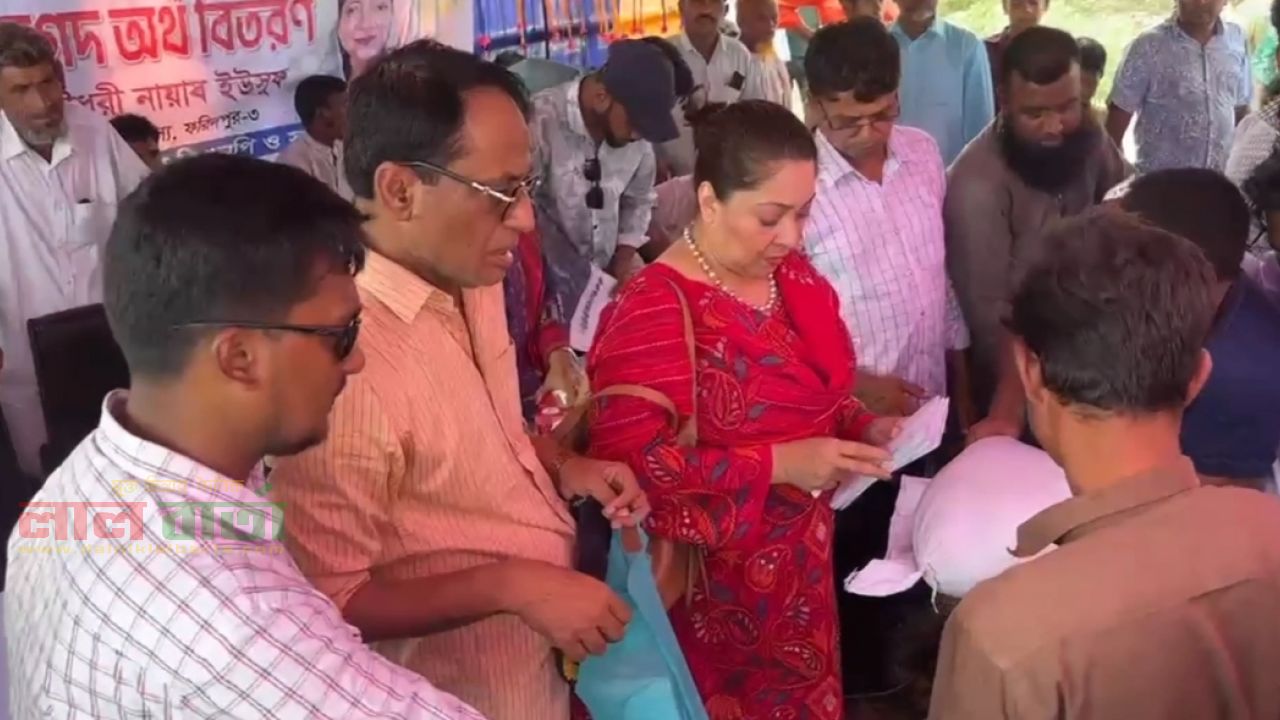 নদীভাঙনে ক্ষতিগ্রস্তদের পাশে চৌধুরী নায়াব ইউসুফ এমপি: চাল ও নগদ অর্থ সহায়তা প্রদান