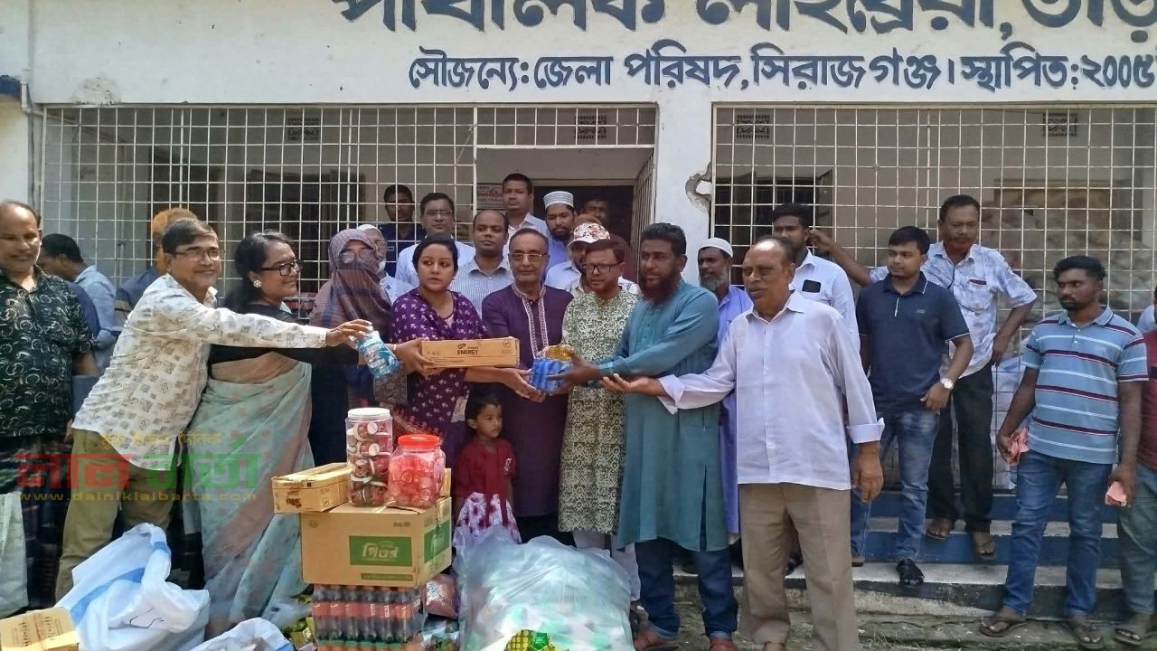 তাড়াশে সুফলভোগীদের মাঝে ক্ষুদ্র ব্যাবসার মালামাল বিতরণ 