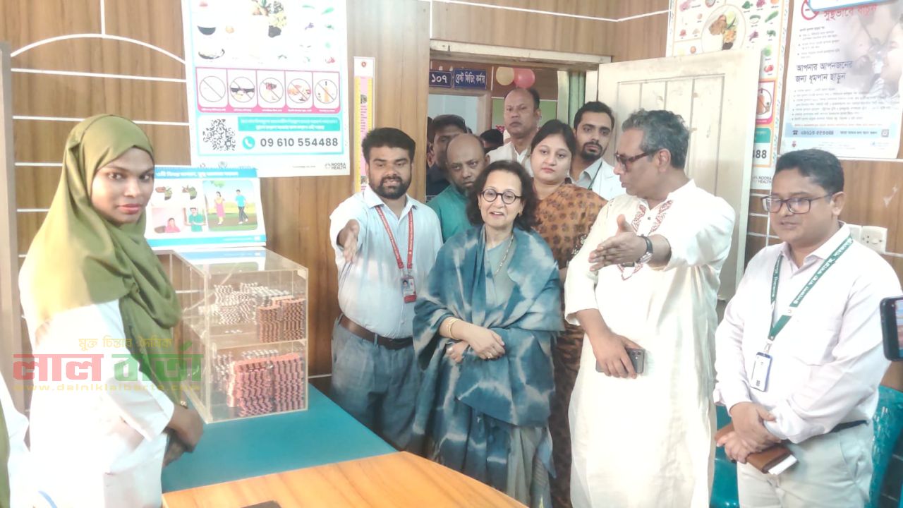 শাহজাদপুরে এনসিডি কর্ণার পরিদর্শন করলেন স্বাস্থ্য প্রতিমন্ত্রী 