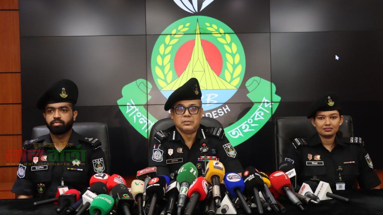 কেরানীগঞ্জে ৪৬৩ বোতল ফেনসিডিলসহ ২ জন গ্রেফতার