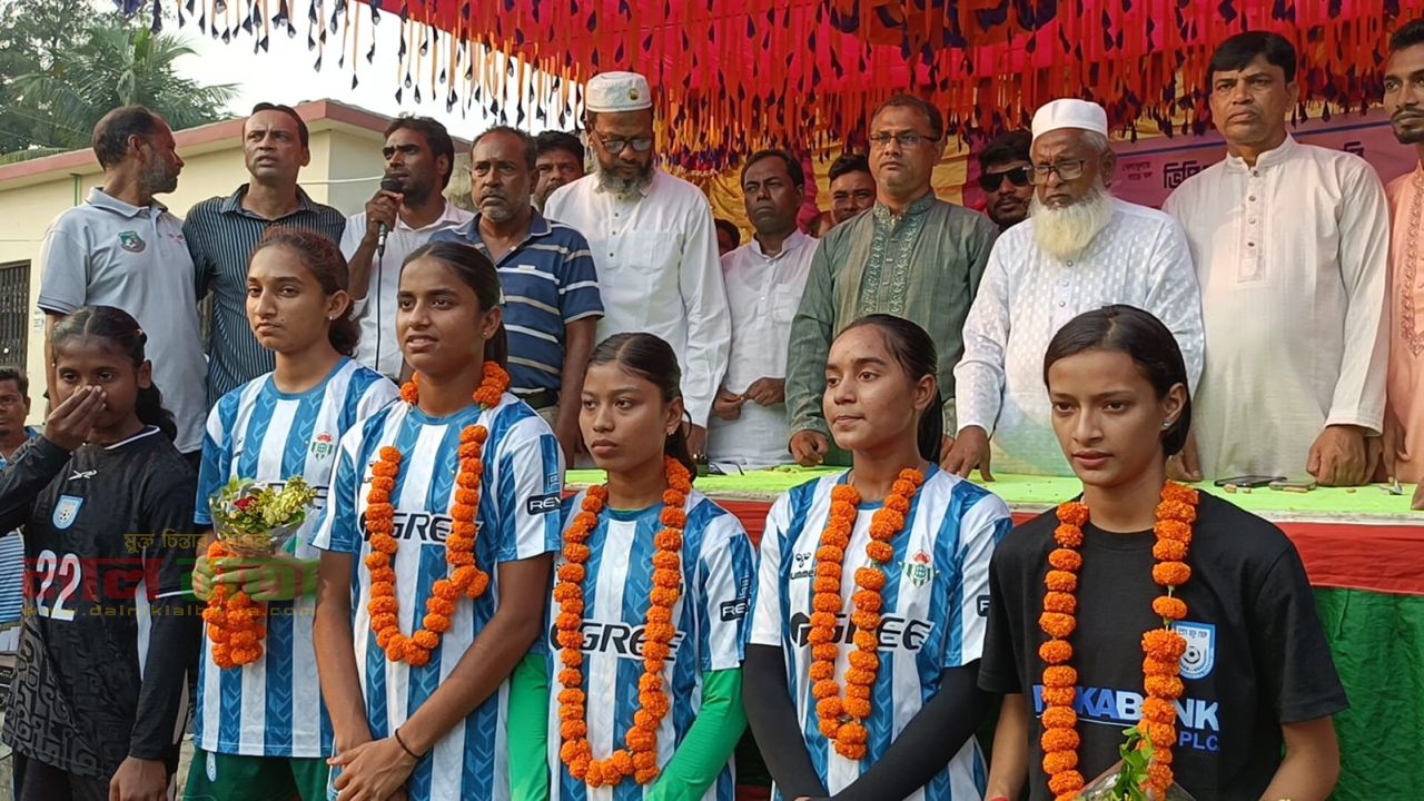 রায়গঞ্জে ভিপি আয়নুল হক এমপি প্রমীলা ফুটবল টুর্নামেন্টের উদ্বোধন